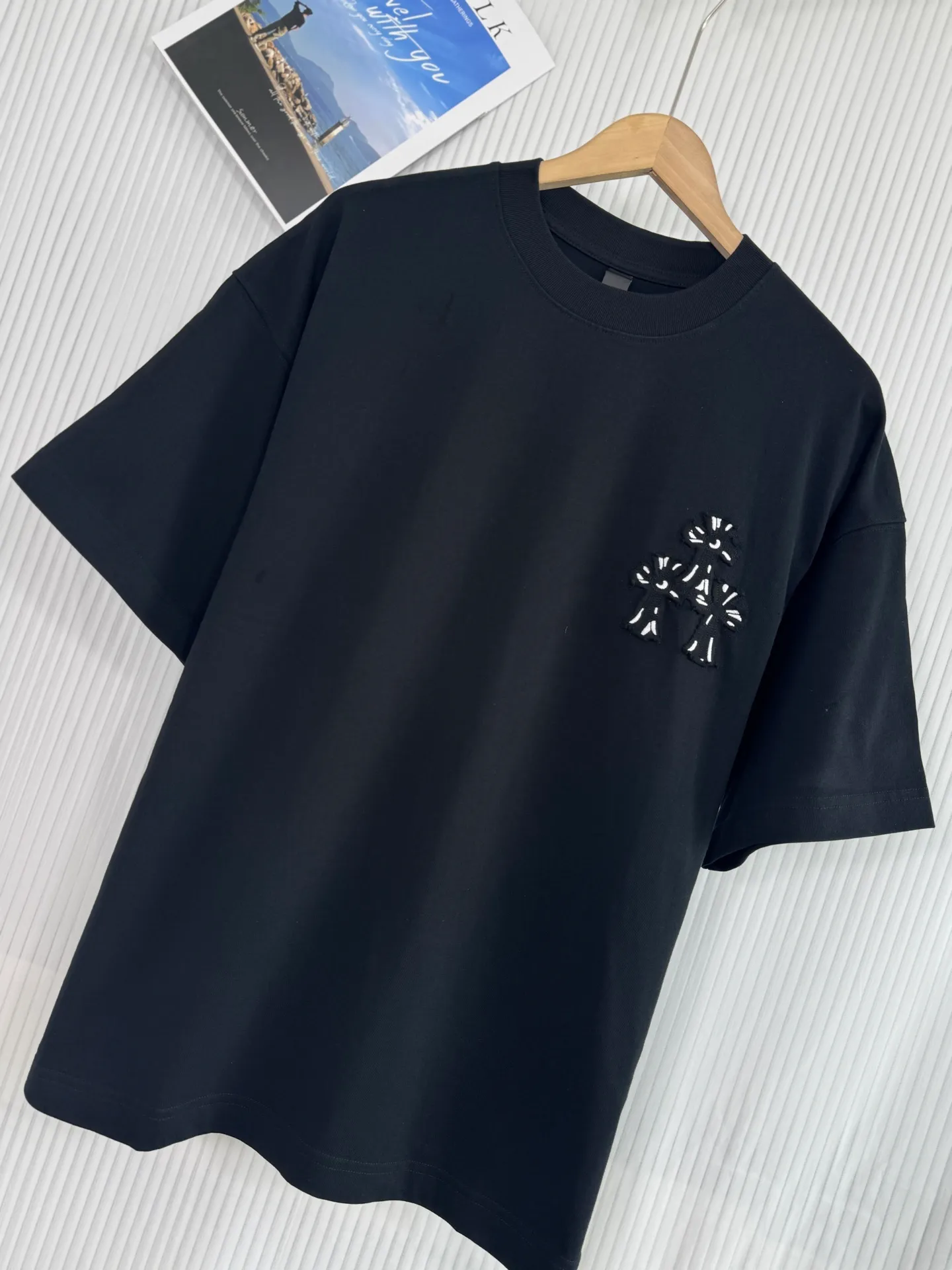 P200 ch high version Chrome Hearts 2025 spring and summer new cross patch washed short-sleeved T-shirt, fabric: 26 double yarns, 320 grams weight, cross patch embroidery, heavy washing Printing process: patch embroidery Color: black white Size: S M L XL Style number: 5132